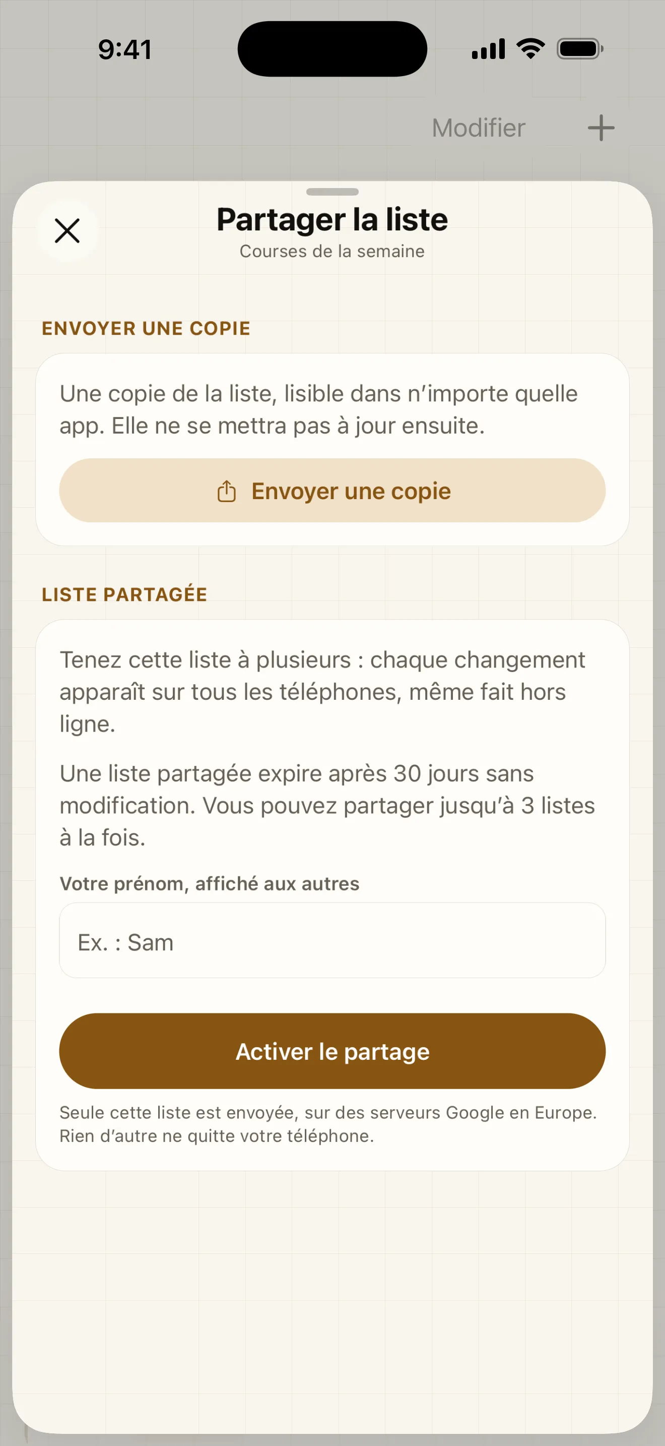 Envoyez une copie de votre liste par un simple lien, ou partagez-la en direct : chacun voit les articles se cocher en temps réel.